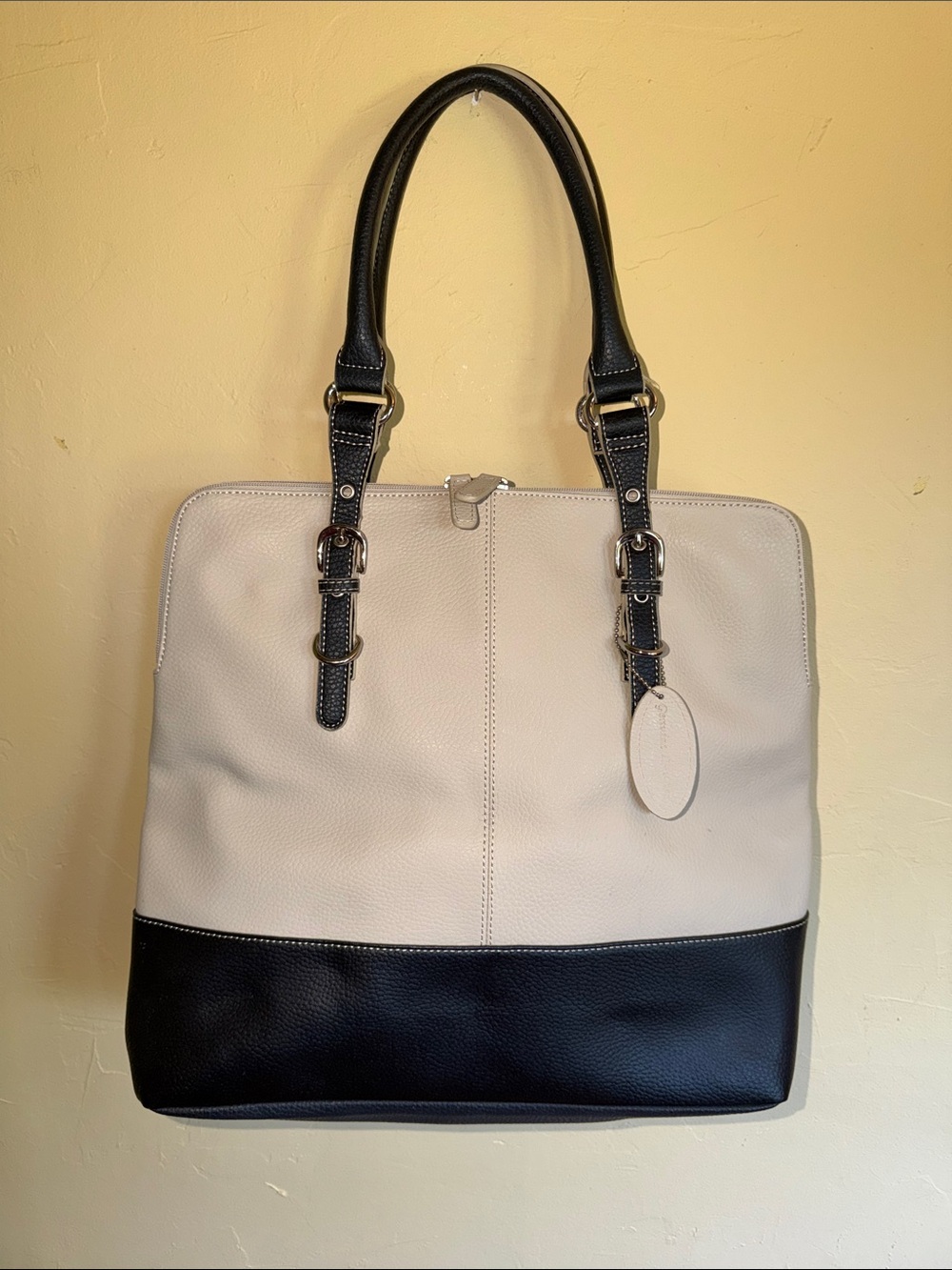 Wilson’s Classic Two-Tone Leather Tote Bag - Black & Cream JS-121